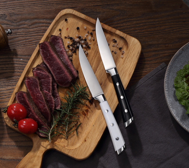 سكاكين شرائح اللحم بمقبض بلاستيكي - مريحة وملونة وسهلة التنظيف