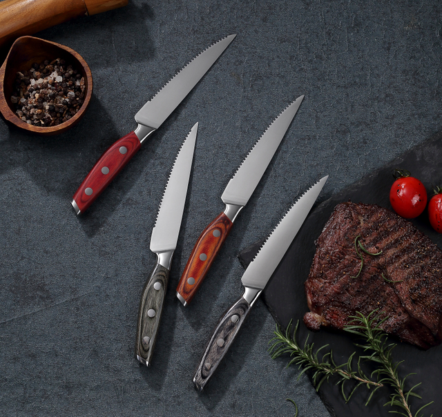 Wood Grain Large-Handled Steak KnivesISerrated Blades for Effortless Cutting, Timeless Design