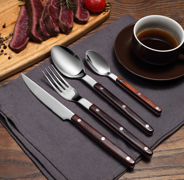 Bộ dao, nĩa và thìa có tay cầm bằng gỗ 4 mảnh thân thiện với môi trường cho trải nghiệm trên bàn đích thực