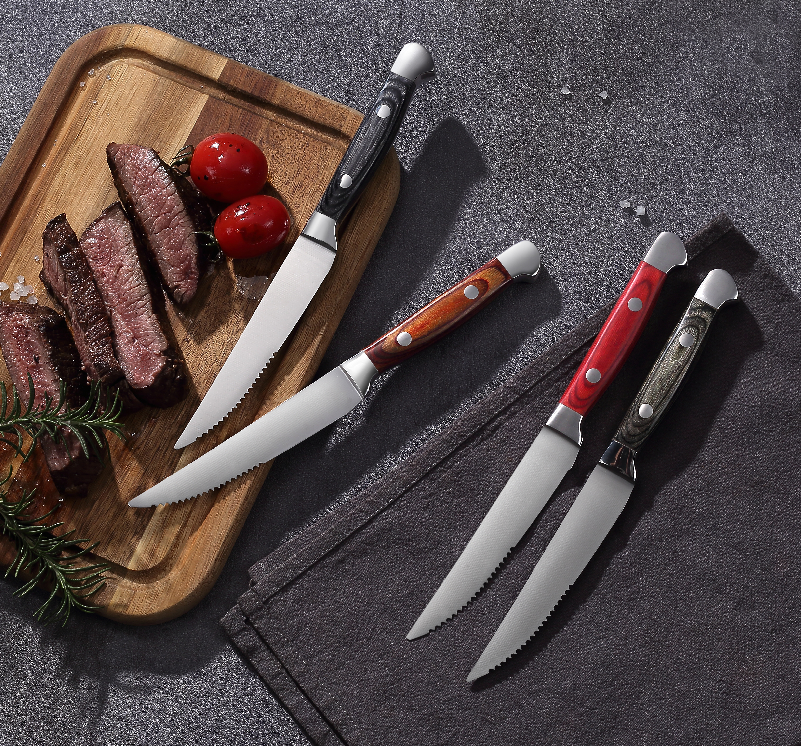 مجموعة سكاكين اللحم بمقبض خشبي - شفرات نصف مسننة، جودة ممتازة